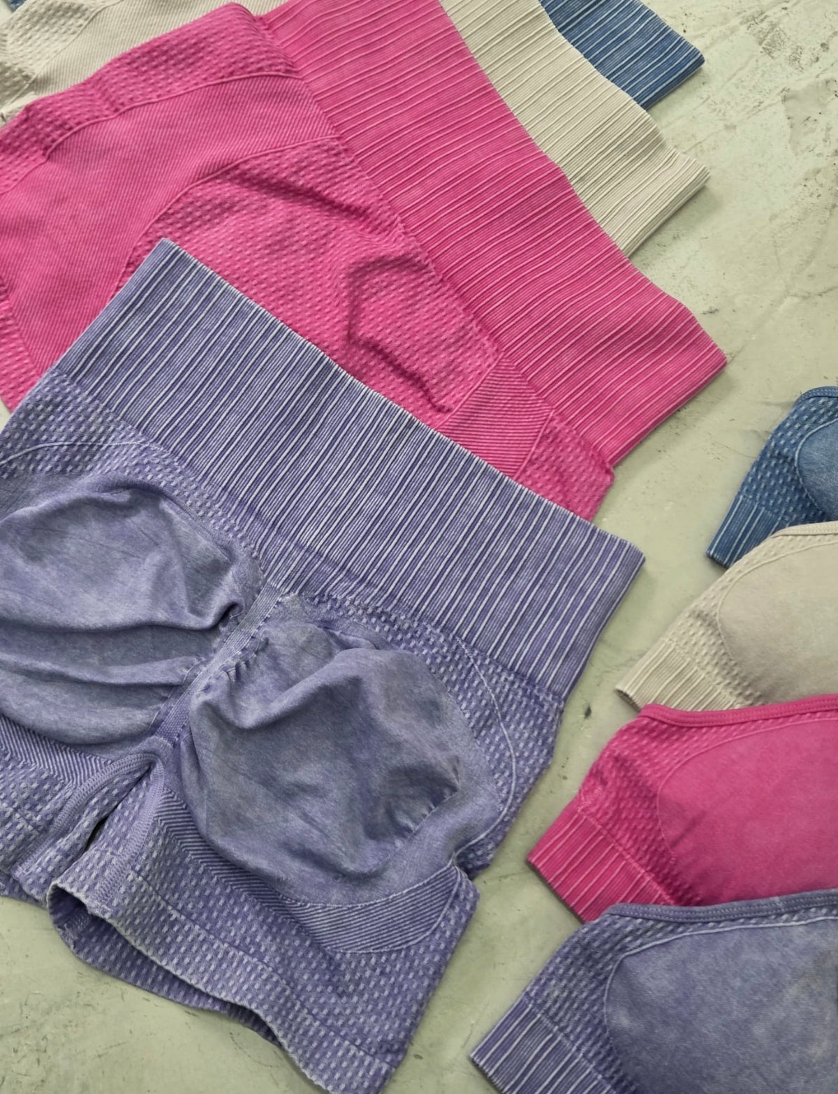 CONJUNTO TOP Y CALZA DEPORTIVOS